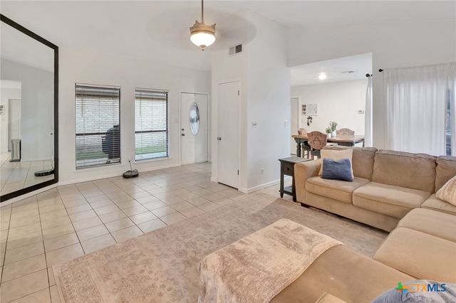 423 Waterford Drive, Victoria, TX 77901