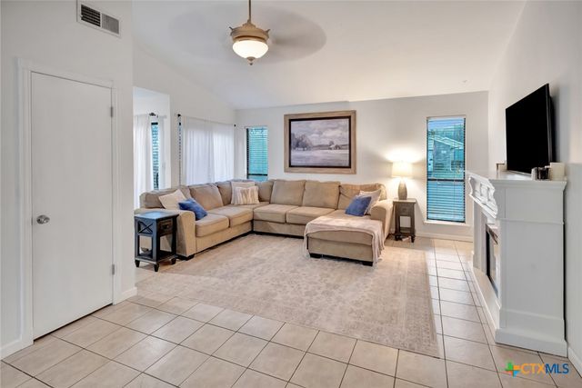 423 Waterford Drive, Victoria, TX 77901