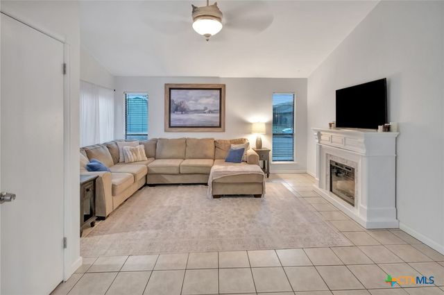 423 Waterford Drive, Victoria, TX 77901