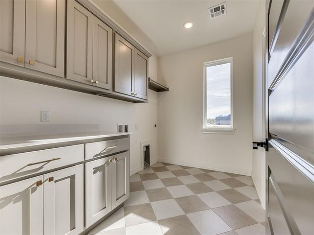 9432 NW 75th Street, Yukon, OK 73099