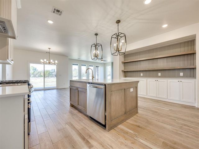 9432 NW 75th Street, Yukon, OK 73099