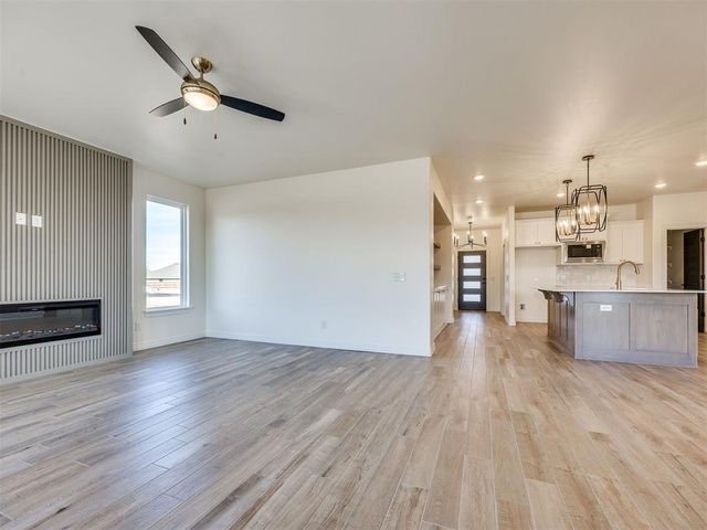 9432 NW 75th Street, Yukon, OK 73099