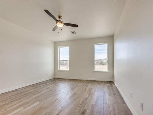 9432 NW 75th Street, Yukon, OK 73099