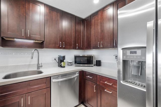 20379 W Country Club Dr 2535, Aventura, FL 33180
