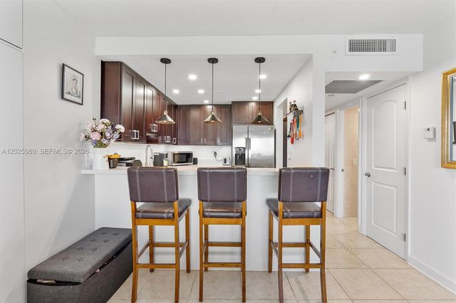 20379 W Country Club Dr 2535, Aventura, FL 33180