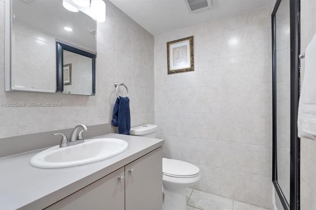 20379 W Country Club Dr 2535, Aventura, FL 33180