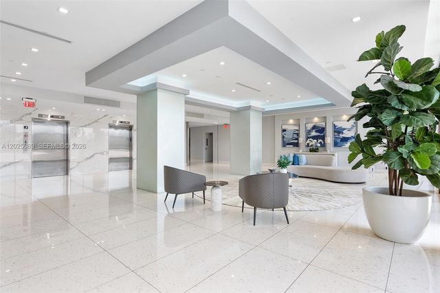 20379 W Country Club Dr 2535, Aventura, FL 33180