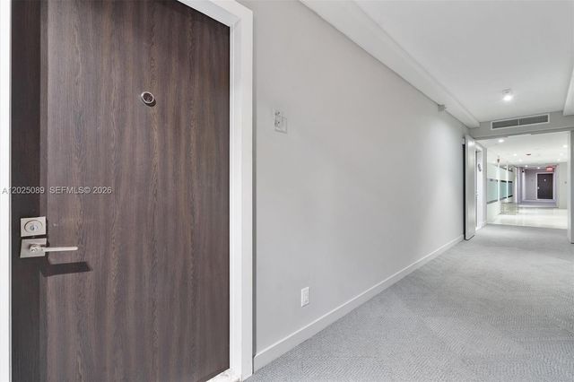 20379 W Country Club Dr 2535, Aventura, FL 33180