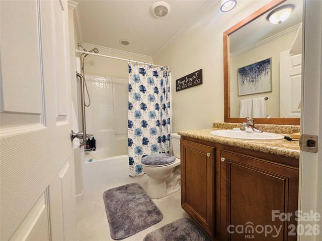 124 Hood Heights, Hendersonville, NC 28739