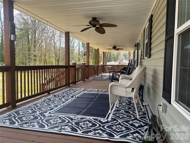 124 Hood Heights, Hendersonville, NC 28739