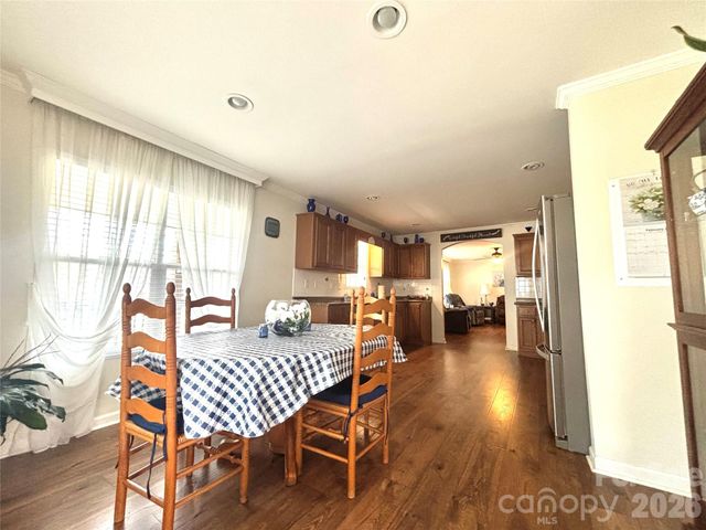 124 Hood Heights, Hendersonville, NC 28739