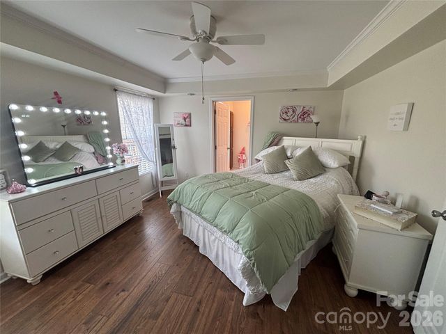 124 Hood Heights, Hendersonville, NC 28739