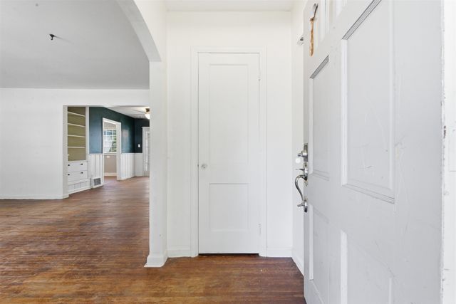 642 S Sylvan, Wichita, KS 67218