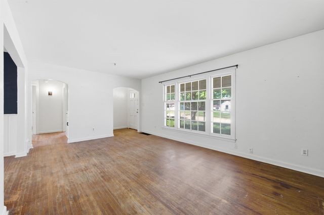 642 S Sylvan, Wichita, KS 67218