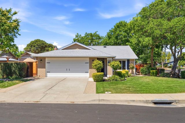 1780 Honeysuckle Road, Livermore, CA 94551