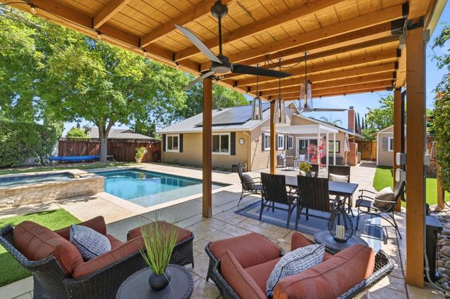 1780 Honeysuckle Road, Livermore, CA 94551