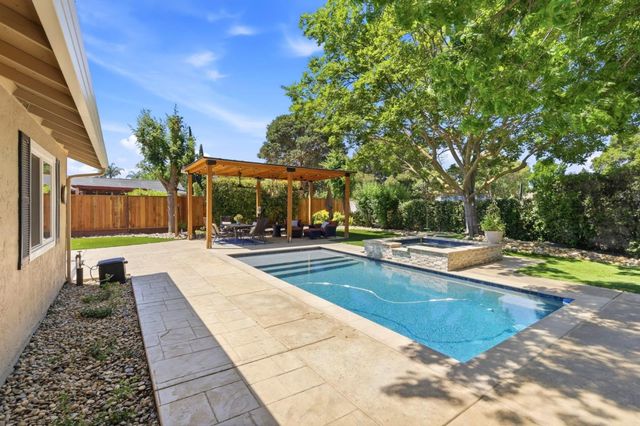 1780 Honeysuckle Road, Livermore, CA 94551