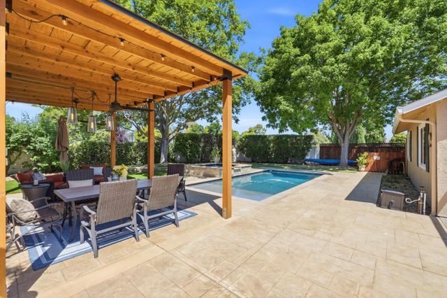 1780 Honeysuckle Road, Livermore, CA 94551