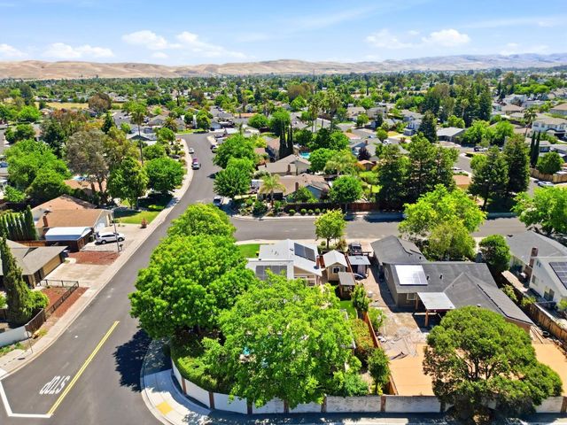 1780 Honeysuckle Road, Livermore, CA 94551