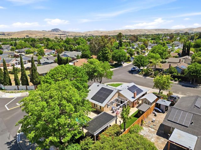 1780 Honeysuckle Road, Livermore, CA 94551