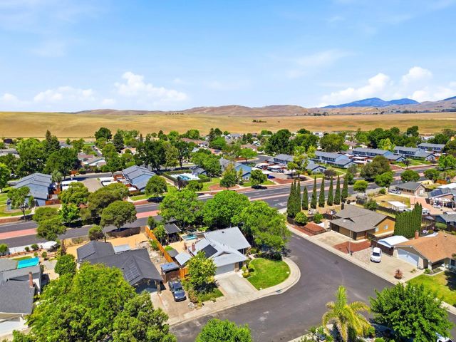 1780 Honeysuckle Road, Livermore, CA 94551