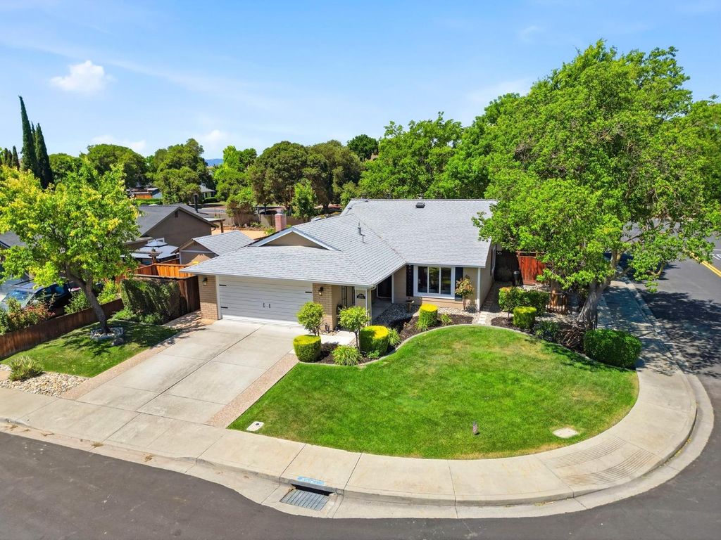 1780 Honeysuckle Road, Livermore, CA 94551