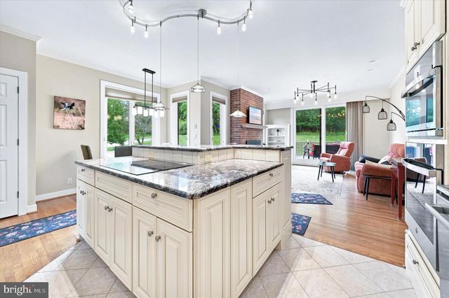 24 DOWNS DR, Wilmington, DE 19807