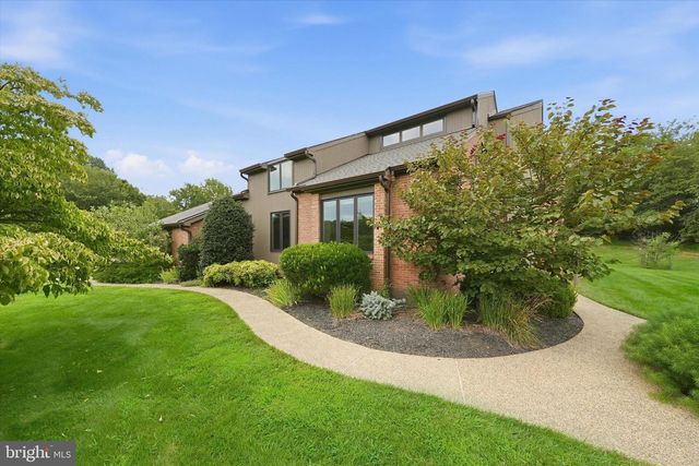 24 DOWNS DR, Wilmington, DE 19807
