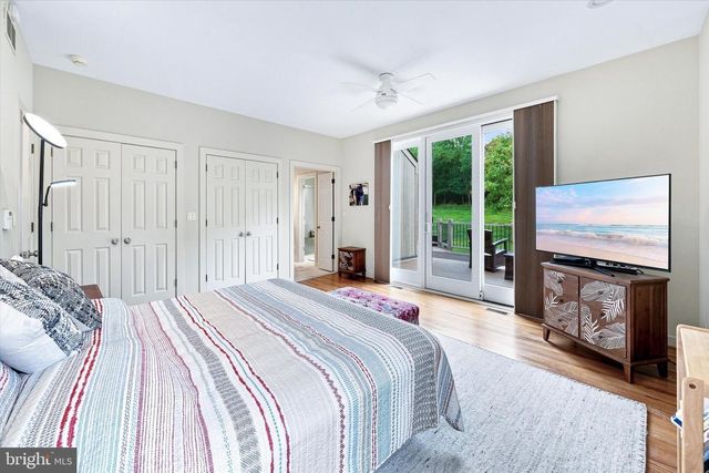 24 DOWNS DR, Wilmington, DE 19807