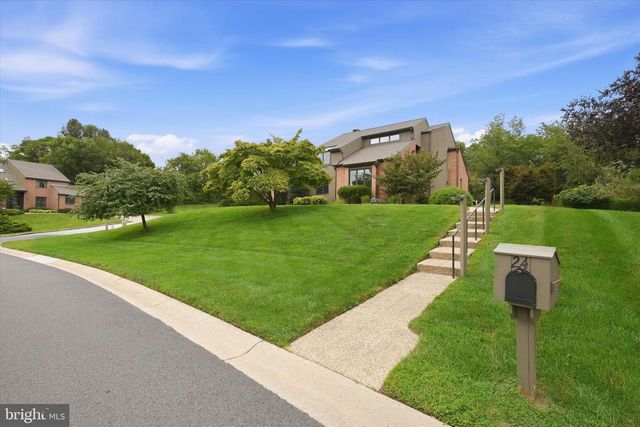 24 DOWNS DR, Wilmington, DE 19807