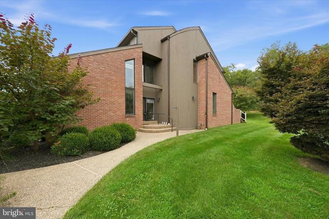 24 DOWNS DR, Wilmington, DE 19807