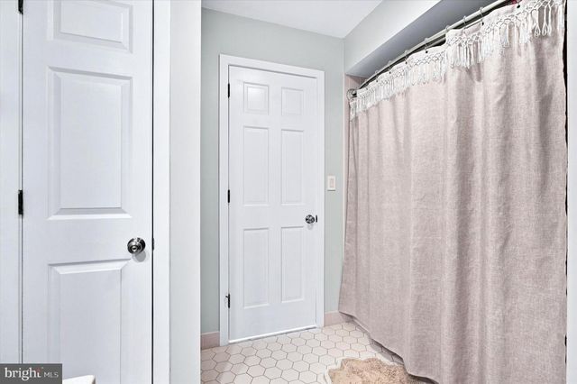 24 DOWNS DR, Wilmington, DE 19807