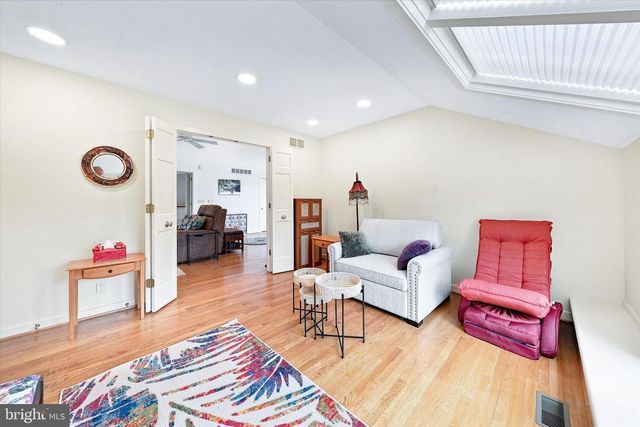 24 DOWNS DR, Wilmington, DE 19807