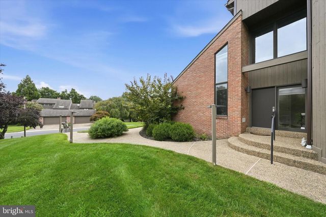 24 DOWNS DR, Wilmington, DE 19807