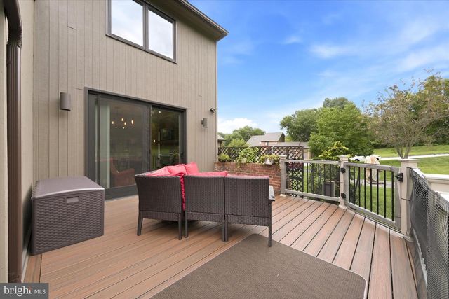 24 DOWNS DR, Wilmington, DE 19807