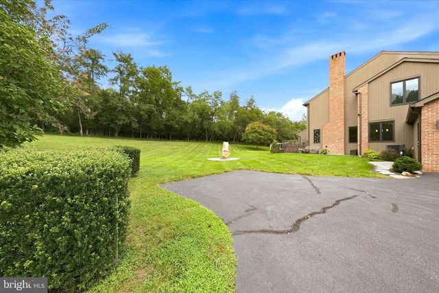 24 DOWNS DR, Wilmington, DE 19807