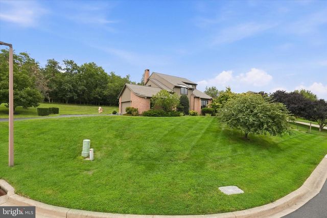 24 DOWNS DR, Wilmington, DE 19807