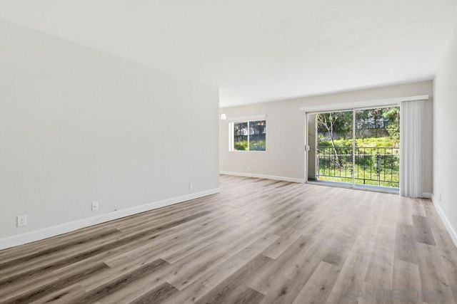 3972 Jackdaw 114, San Diego, CA 92103