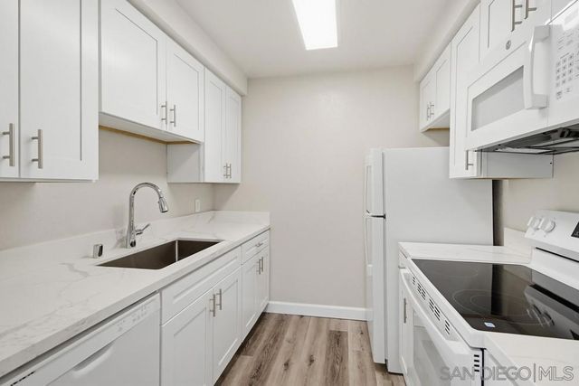 3972 Jackdaw 114, San Diego, CA 92103