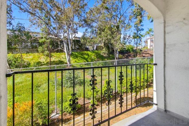 3972 Jackdaw 114, San Diego, CA 92103