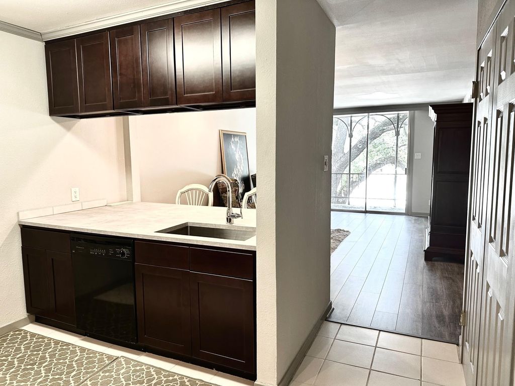 3300 Yorktown Street 22, Houston, TX 77056