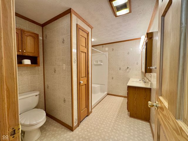 11943 Hopkins Lane, Loogootee, IN 47553