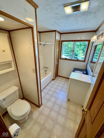 11943 Hopkins Lane, Loogootee, IN 47553