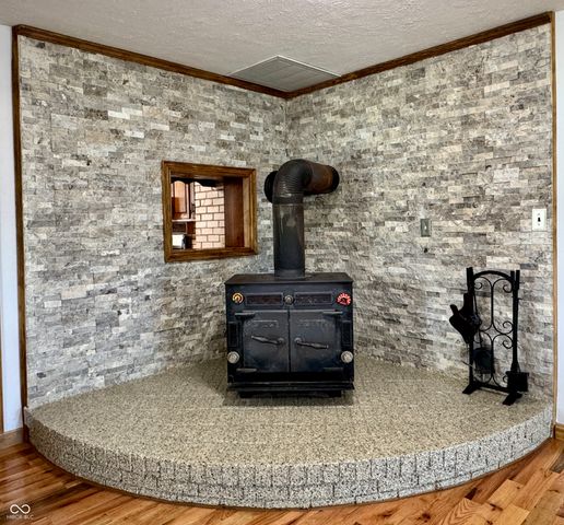 11943 Hopkins Lane, Loogootee, IN 47553