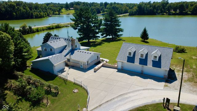 11943 Hopkins Lane, Loogootee, IN 47553