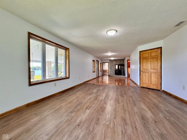 11943 Hopkins Lane, Loogootee, IN 47553
