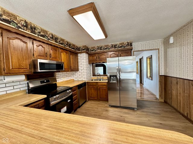 11943 Hopkins Lane, Loogootee, IN 47553