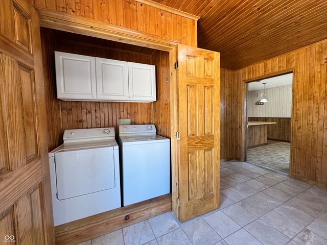 11943 Hopkins Lane, Loogootee, IN 47553