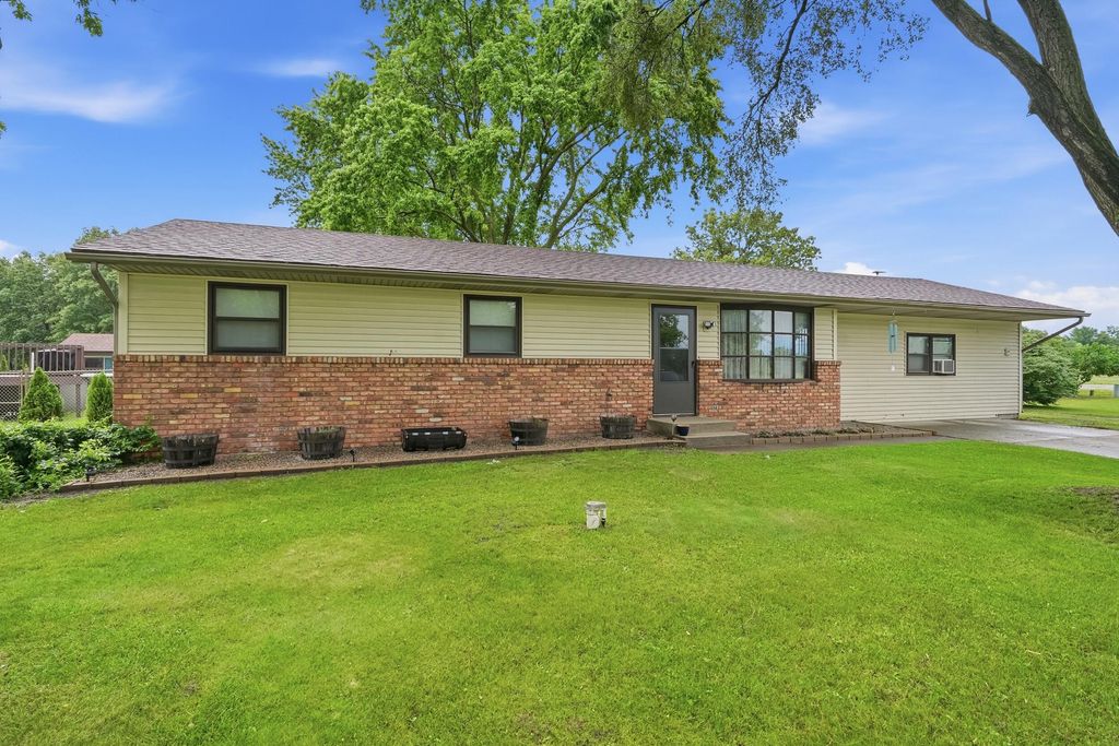 9978 N 388 W, Lake Village, IN 46349