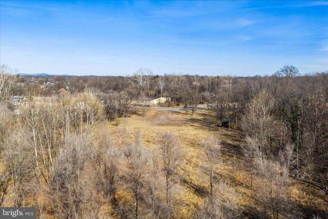 BALTIMORE & BOSTON ST, Martinsburg, WV 25401